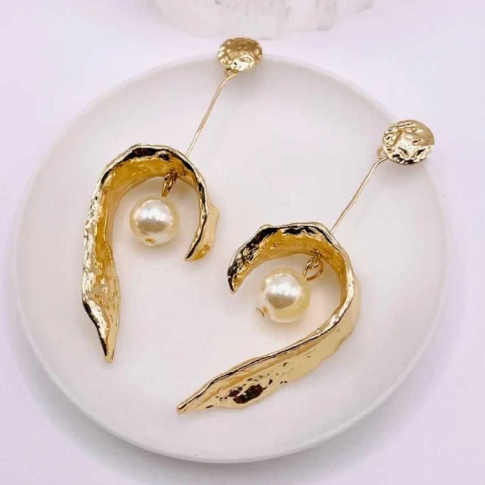 Natural Pearl Drop Earrings